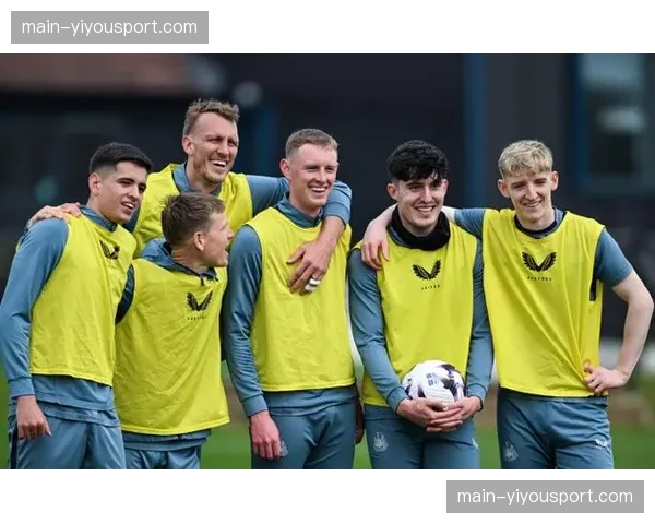 L组三狮军团人才断层，后防线重组引发外界担忧